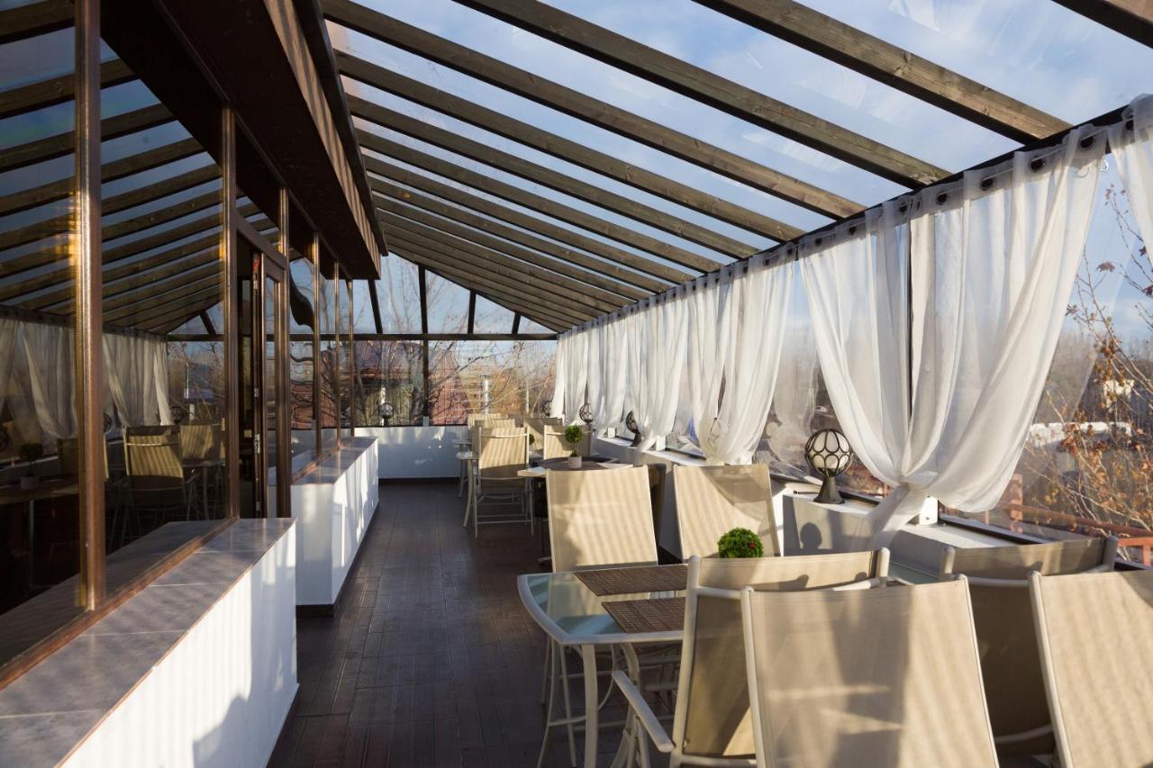 Hotel Charter Отопени Экстерьер фото