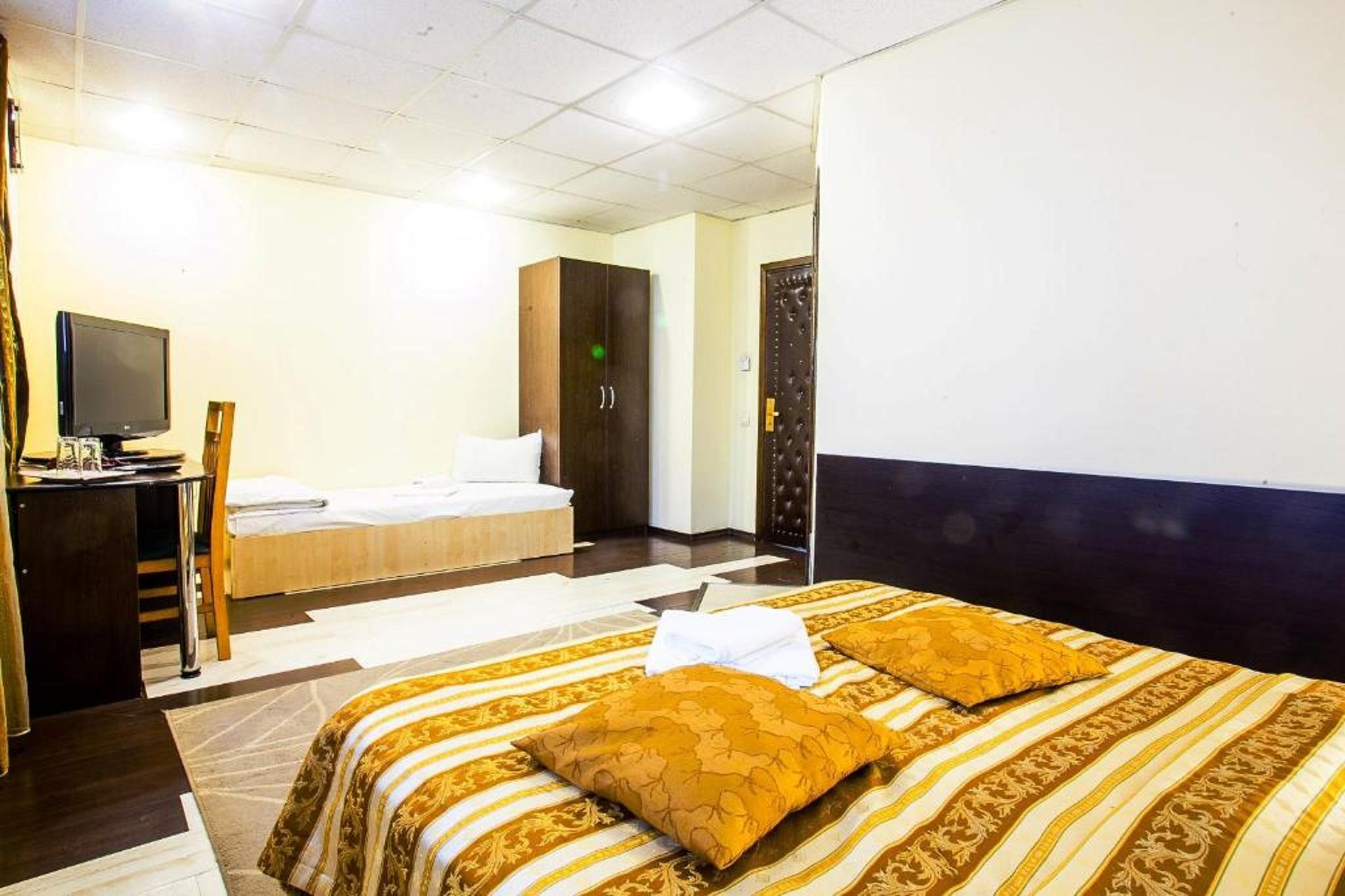 Hotel Charter Отопени Экстерьер фото
