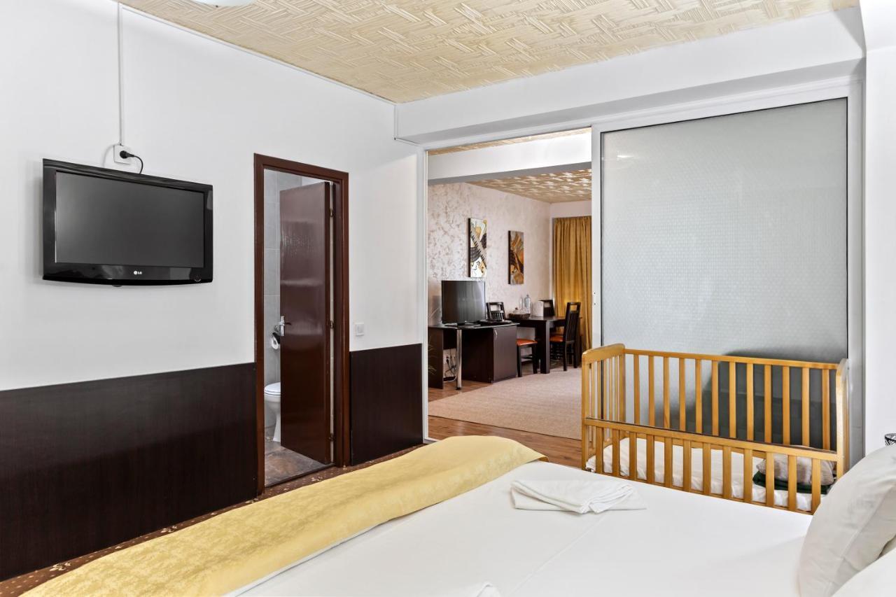 Hotel Charter Отопени Экстерьер фото