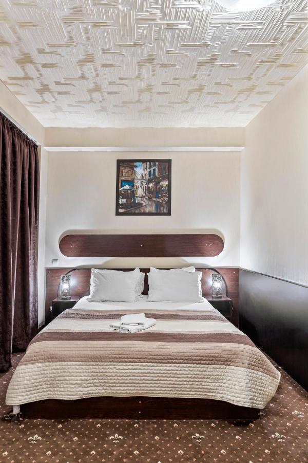 Hotel Charter Отопени Экстерьер фото