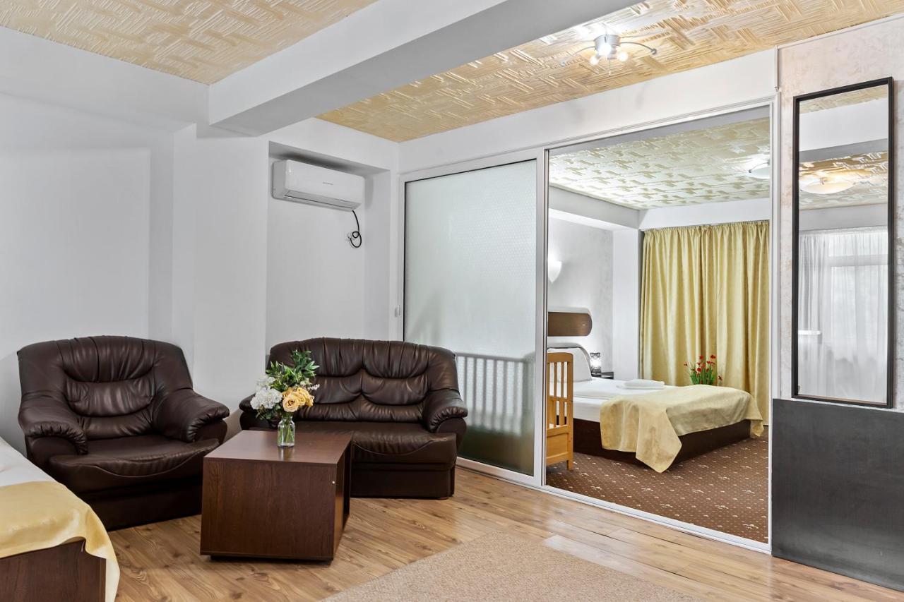 Hotel Charter Отопени Экстерьер фото