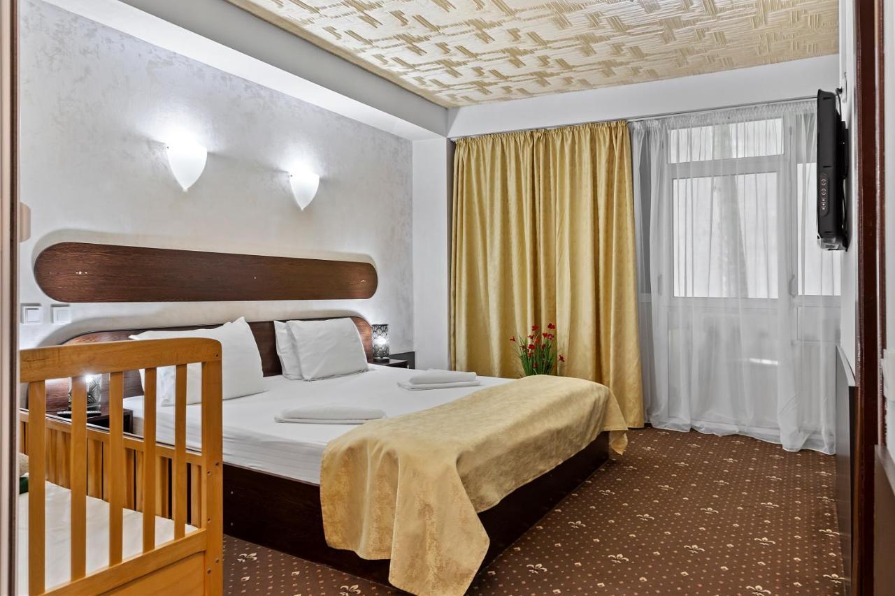 Hotel Charter Отопени Экстерьер фото