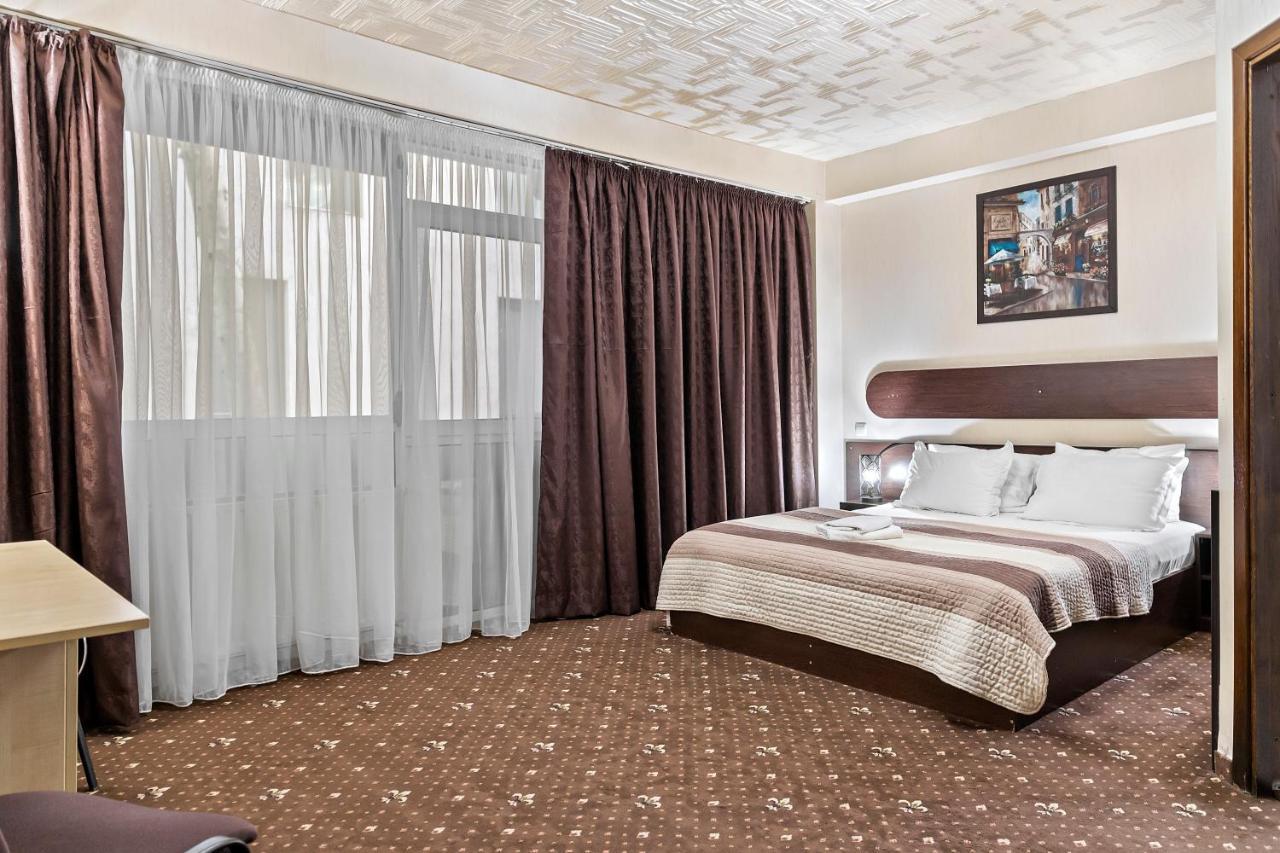 Hotel Charter Отопени Экстерьер фото