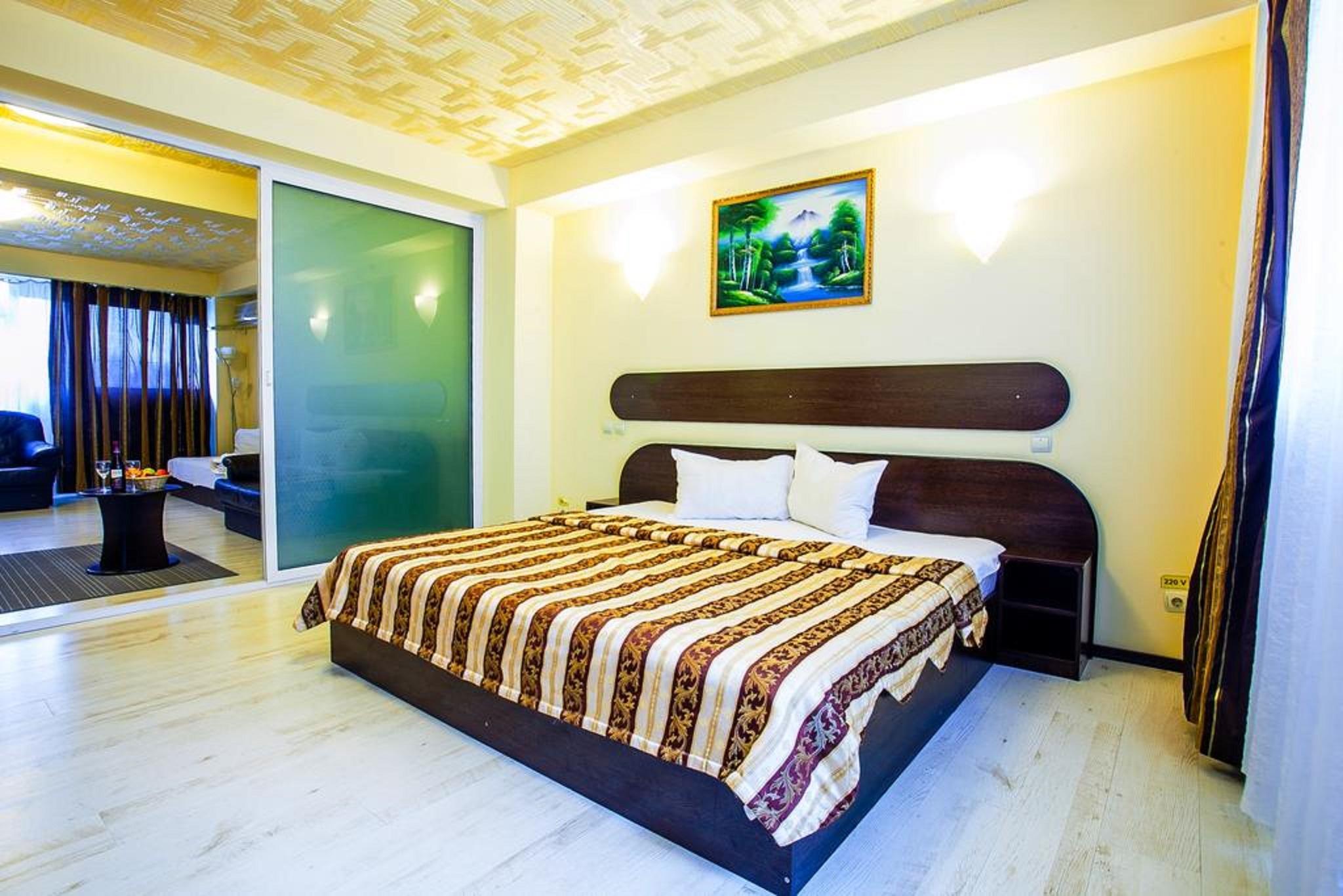 Hotel Charter Отопени Экстерьер фото