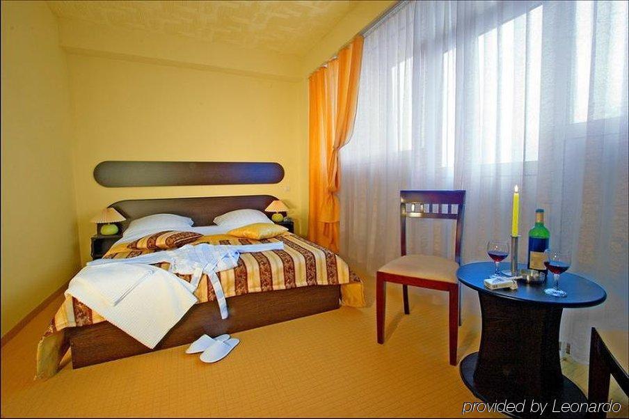 Hotel Charter Отопени Номер фото